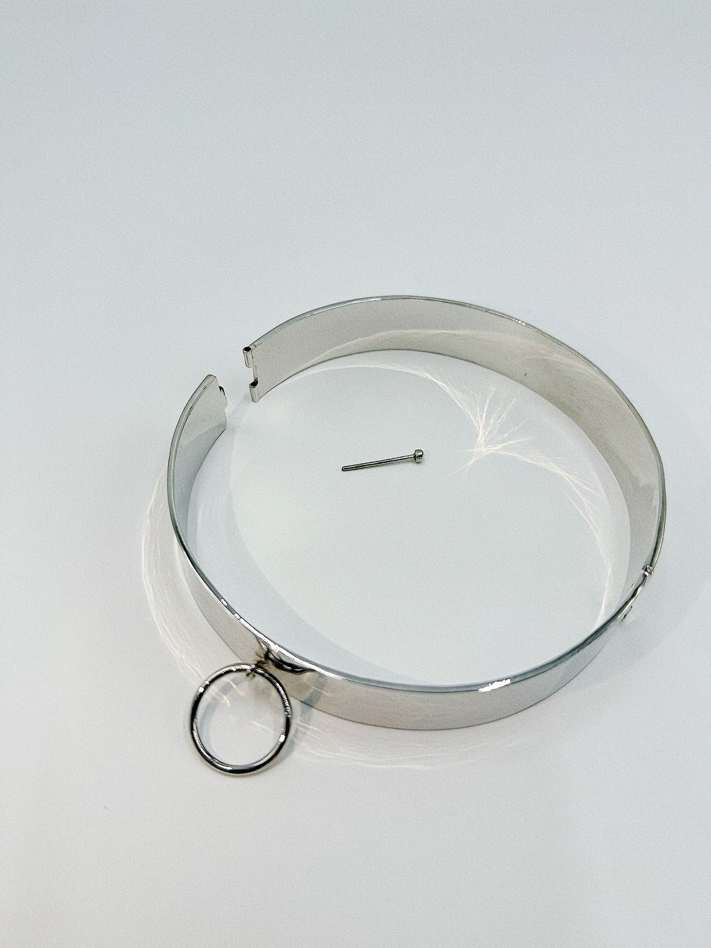 White Gold Choker with Central Ring