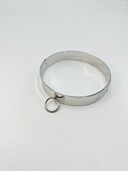 White Gold Choker with Central Ring