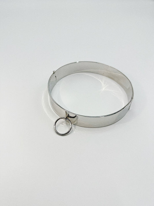 White Gold Choker with Central Ring