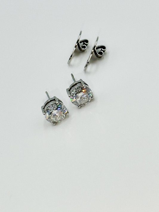 White Gold earrings with Moissanites