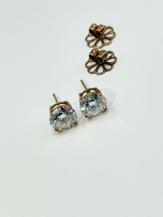 Pink Gold earrings with Moissanites