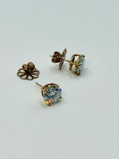 Pink Gold earrings with Moissanites